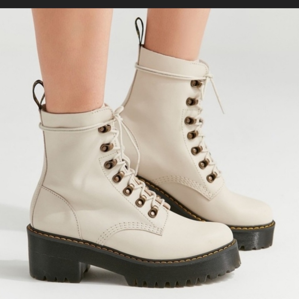 Dr. Martens lace up boots - Picture 8 of 8